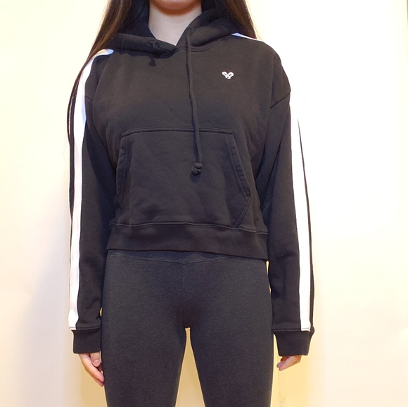 TNA Tops - Tna Black Cropped Hoodie Sweater
